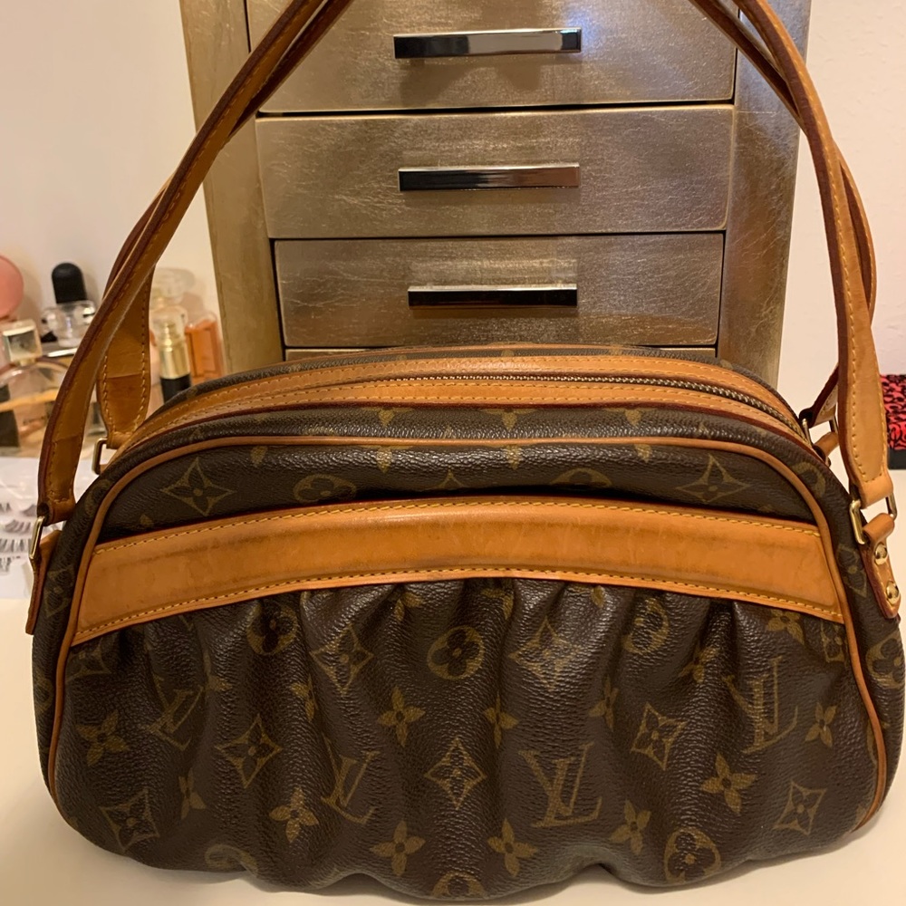 Louis Vuitton Clara Bag